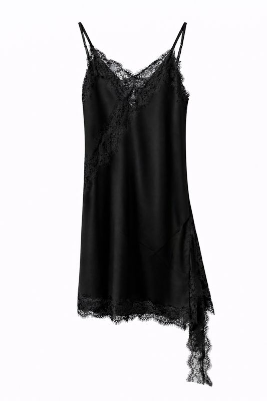 65506 Lange satijnen top ZWART met spaghetti banden en kant