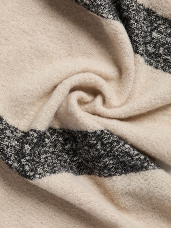 Pieces PCPYRON LONG AOP SCARF NOOS BC Moonbeam/BLACK 17166115