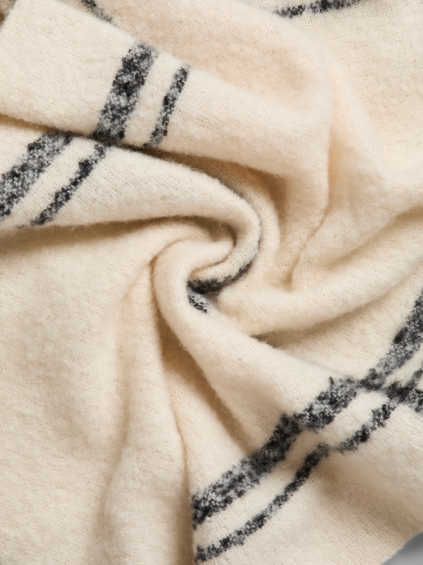 Pieces PCPYRON LONG AOP SCARF NOOS BC Whitecap Gray/BLACK 17166115