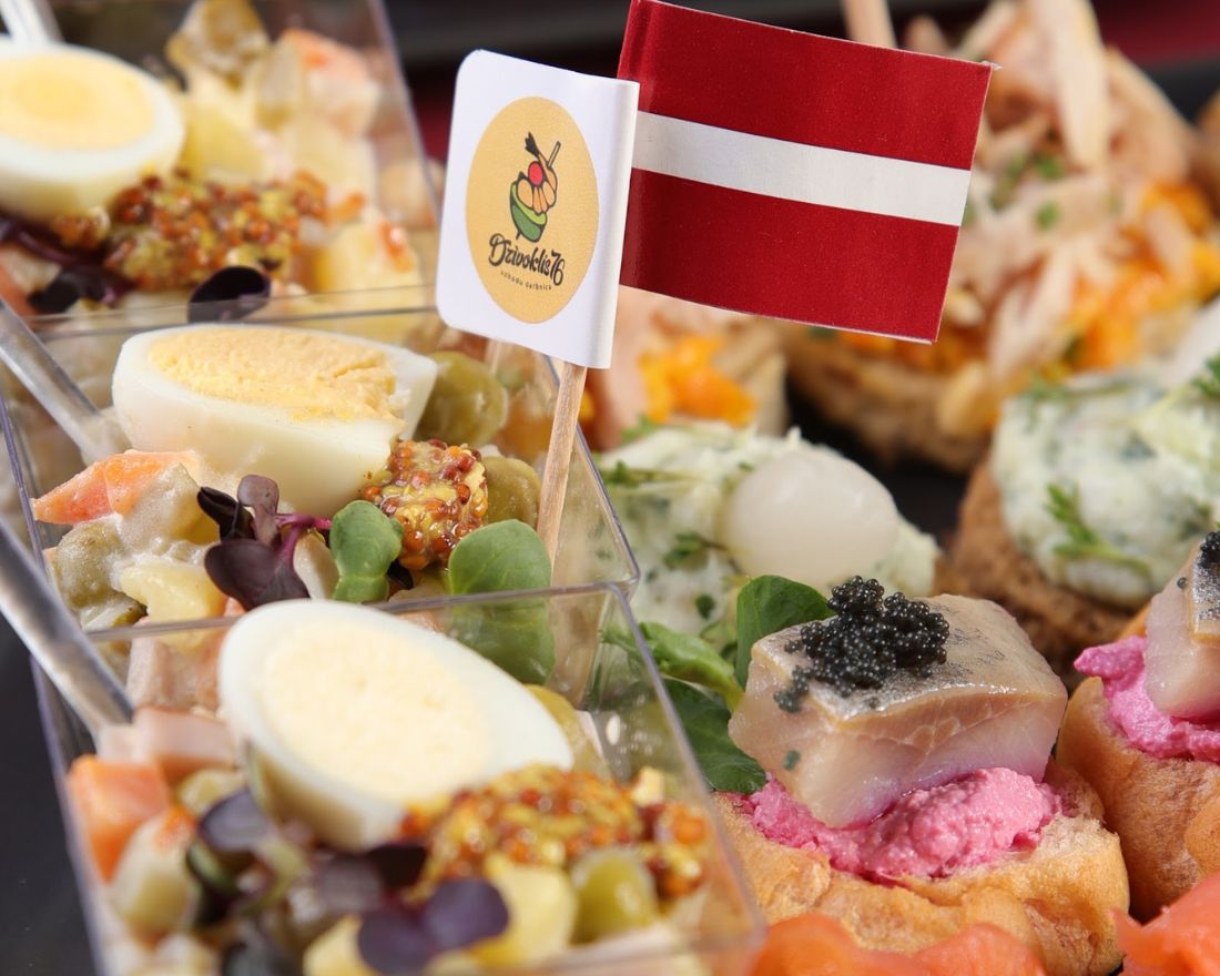 Novembra Latvijas svētku uzkodu plate