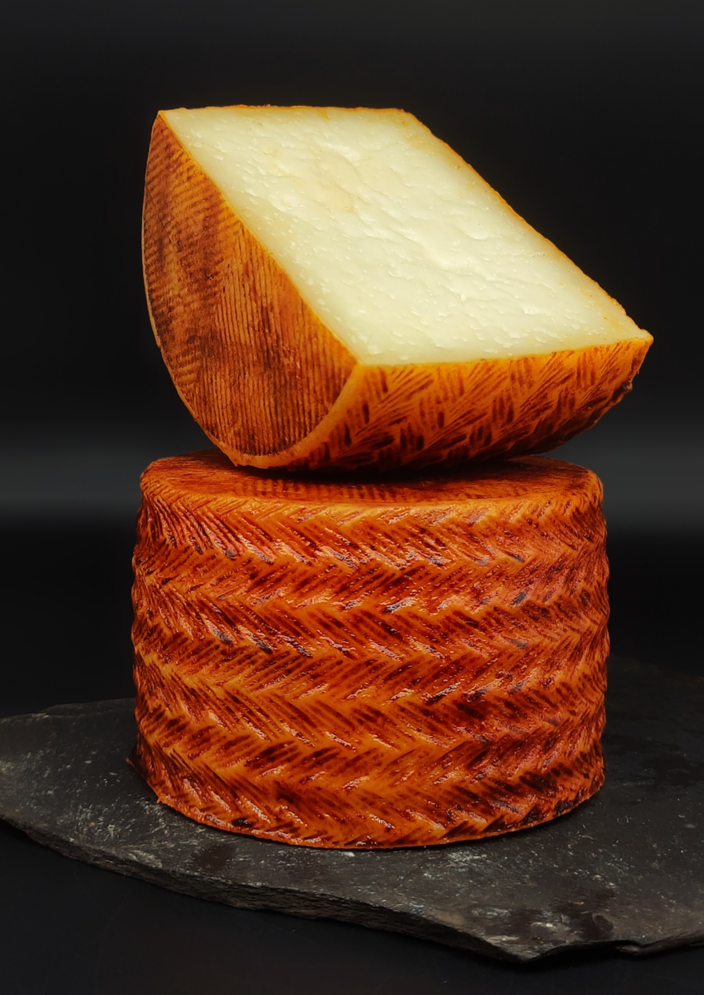 Queso de Oveja Artesano Semicurado al Pimentón