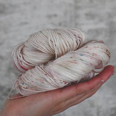 50% Superwash Merino Wool  50% Silk 4ply
