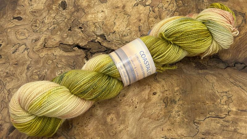 ​80% Superwash Merino Wool 10% Cashmere 10% Nylon HT 4ply