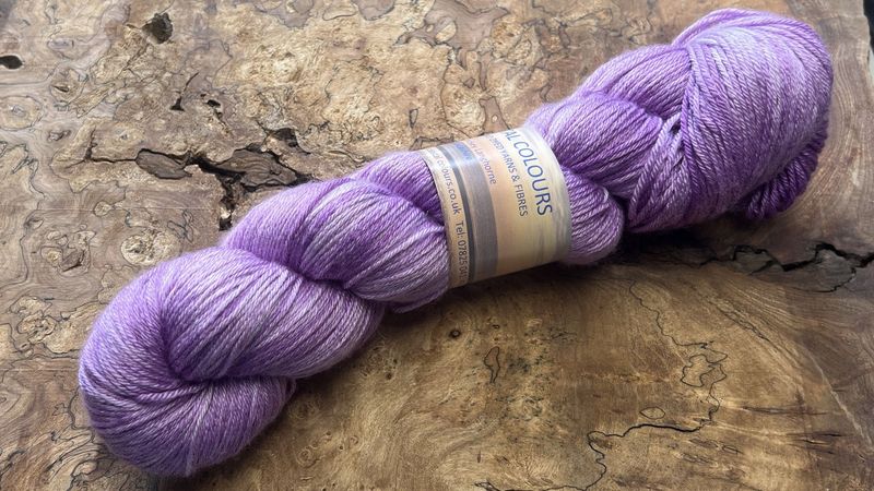 ​50% Superwash Merino Wool 50% Silk 4ply