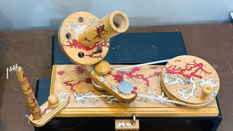 Red and White Inlaid jumbo ball winder