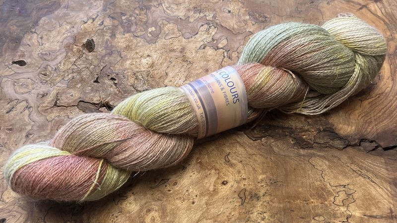 800m lace ​50% Baby Alpaca 25% Silk 25% Linen