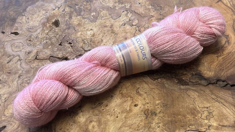 800m lace ​50% Baby Alpaca 25% Silk 25% Linen