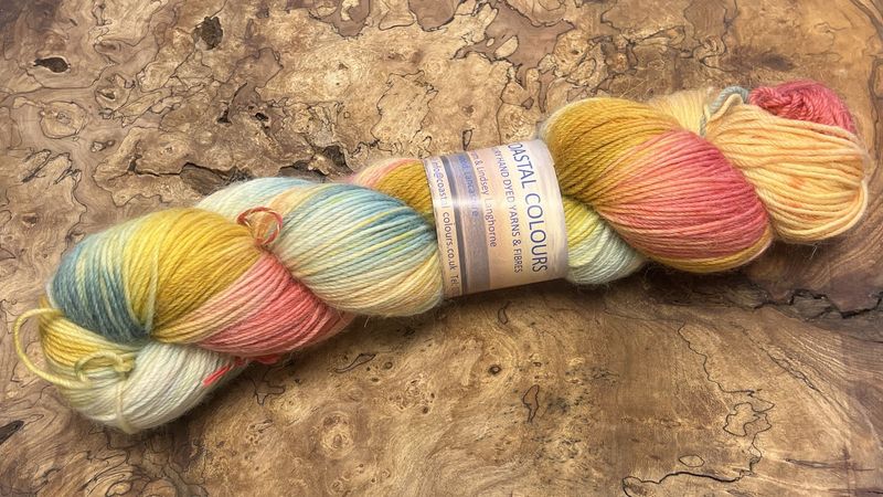 60% Superwash Merino Wool 20% Superfine Alpaca 20% Nylon 4ply 60% Superwash Merino Wool 20% Superfine Alpaca 20% Nylon 4ply