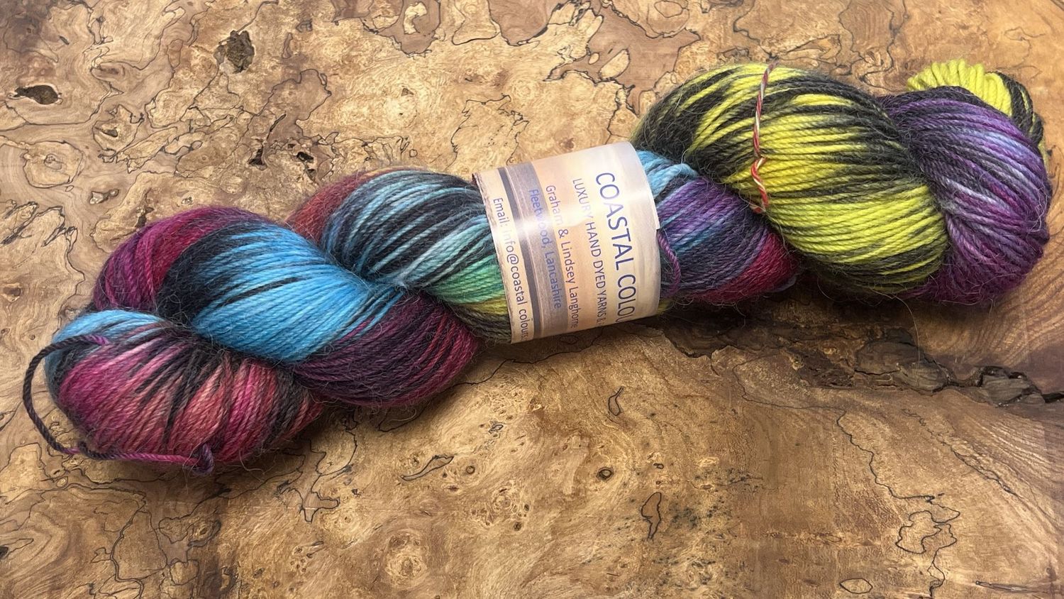 60% Superwash Merino Wool 20% Superfine Alpaca 20% Nylon 4ply 60% Superwash Merino Wool 20% Superfine Alpaca 20% Nylon 4ply