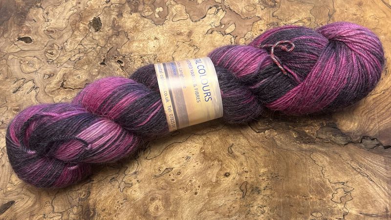 60% Superwash Merino Wool 20% Superfine Alpaca 20% Nylon 4ply 60% Superwash Merino Wool 20% Superfine Alpaca 20% Nylon 4ply