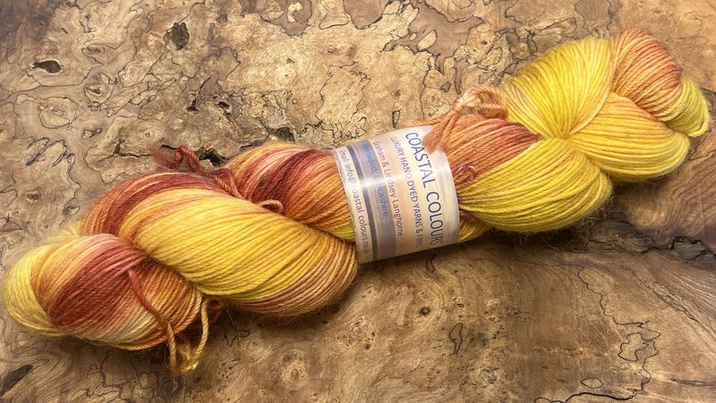 60% Superwash Merino Wool 20% Superfine Alpaca 20% Nylon 4ply 60% Superwash Merino Wool 20% Superfine Alpaca 20% Nylon 4ply