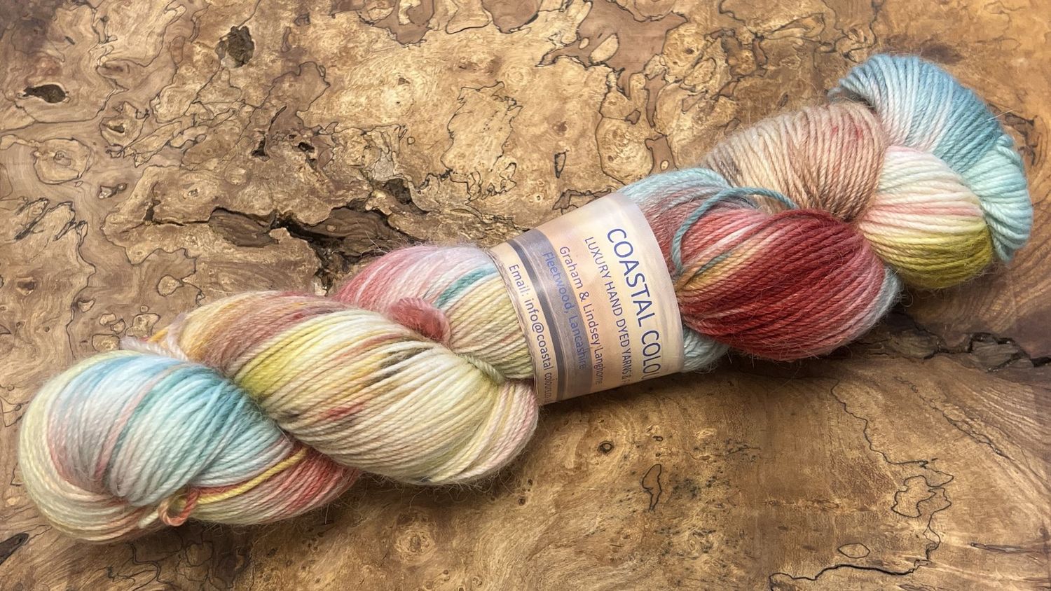 60% Superwash Merino Wool 20% Superfine Alpaca 20% Nylon 4ply 60% Superwash Merino Wool 20% Superfine Alpaca 20% Nylon 4ply