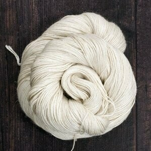 50% Baby Alpaca 25% Linen 25% Mulberry Silk 4ply
