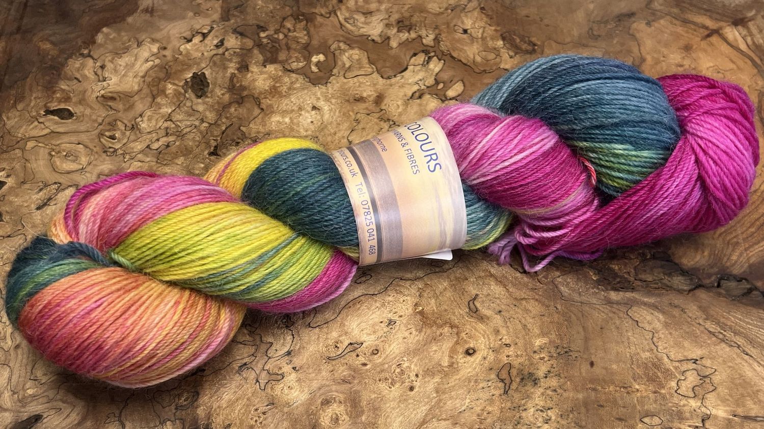 60% Superwash Merino Wool 20% Superfine Alpaca 20% Nylon 4ply 60% Superwash Merino Wool 20% Superfine Alpaca 20% Nylon 4ply