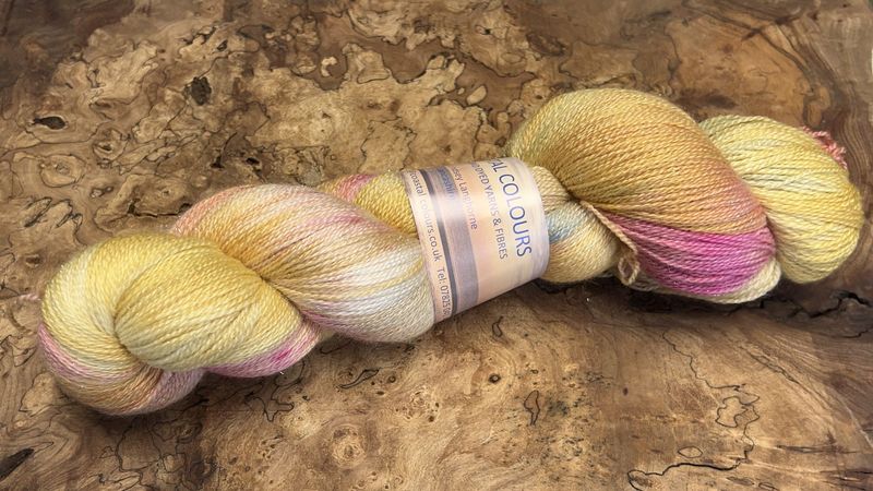 800M 75% X Fine Merino 20% Silk 5% Silver Stellina Sparkle 800M 75% X Fine Merino 20% Silk 5% Silver Stellina Sparkle