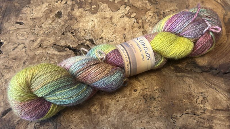 ​50% Baby Alpaca 25% Linen 25% Grade A Mulberry Silk DK