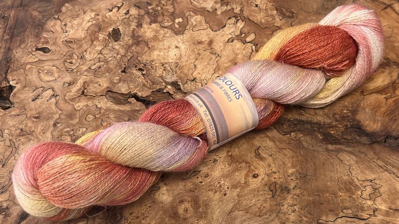 800m lace ​50% Baby Alpaca 25% Silk 25% Linen