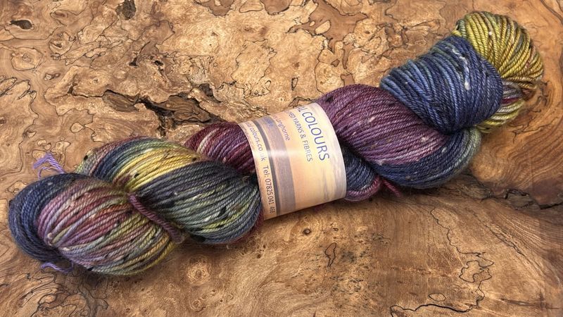 85% Superwash Merino Wool 15% Donegal Nep DK 85% Superwash Merino Wool 15% Donegal Nep DK