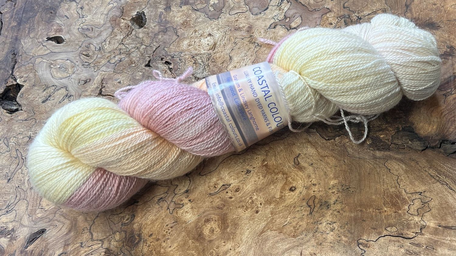 800M 75% X Fine Merino 20% Silk 5% Silver Stellina Sparkle 800M 75% X Fine Merino 20% Silk 5% Silver Stellina Sparkle