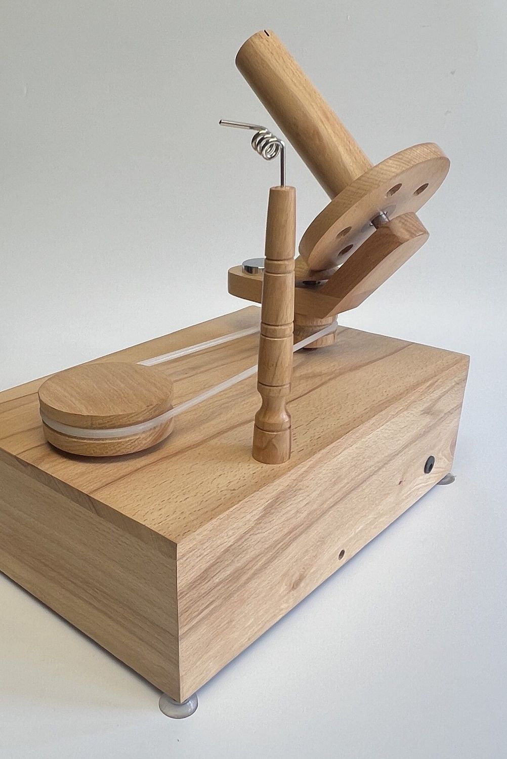 Rosewood Electric Ball Winder Rosewood Electric Ball Winder