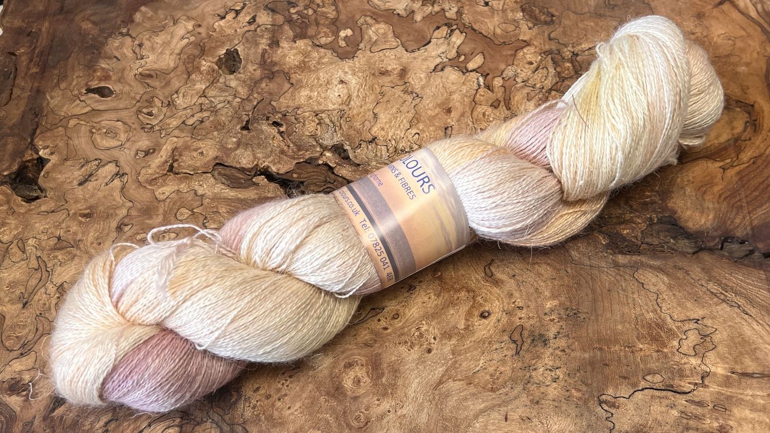 800m lace 50% Baby Alpaca 25% Silk 25% Linen 800m lace 50% Baby Alpaca 25% Silk 25% Linen
