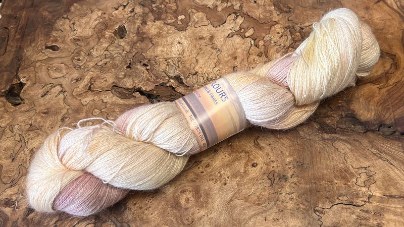 800m lace ​50% Baby Alpaca 25% Silk 25% Linen