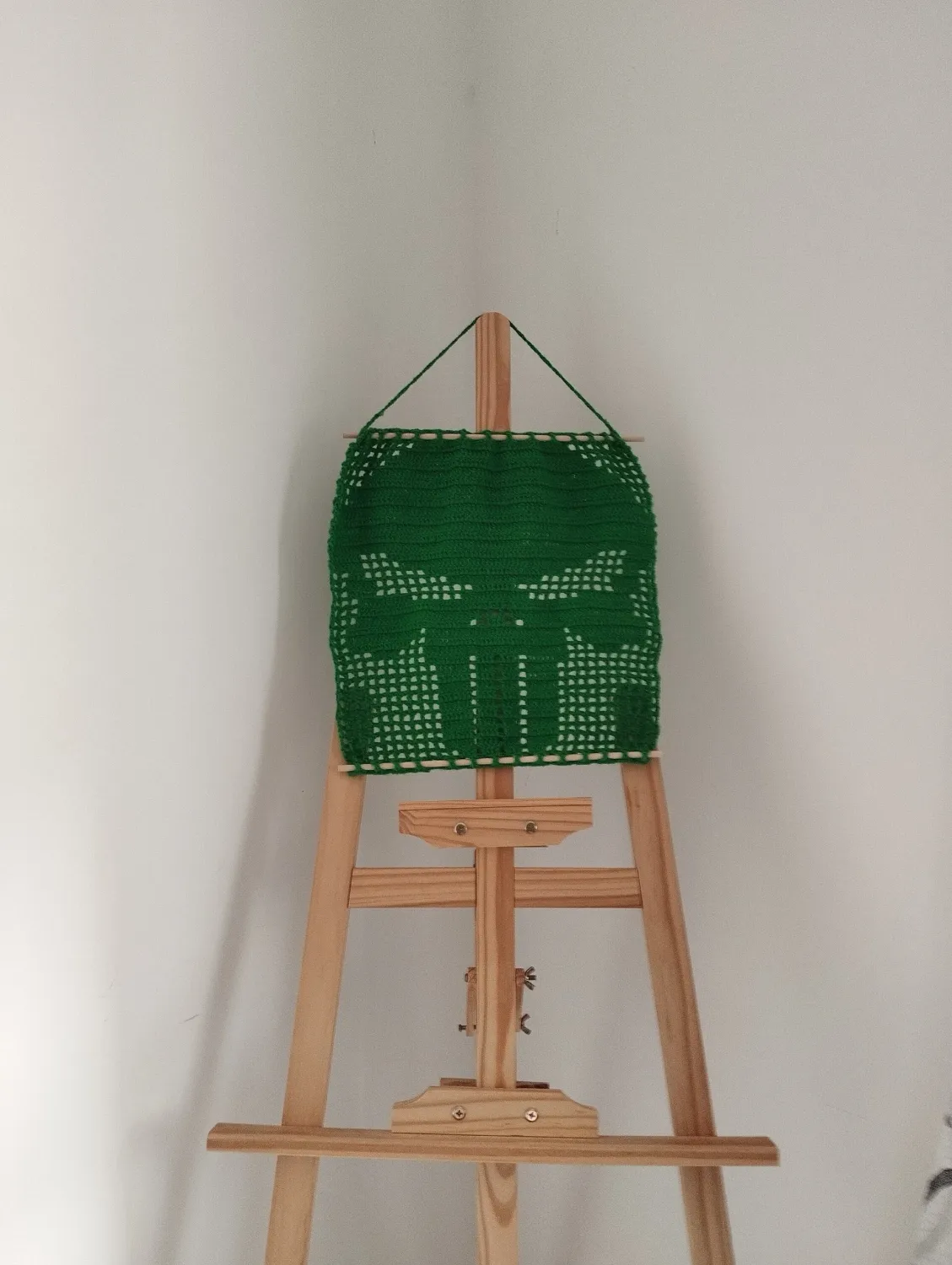 My Alien - Green Filet Crochet Wall Hanging 29x37cm
