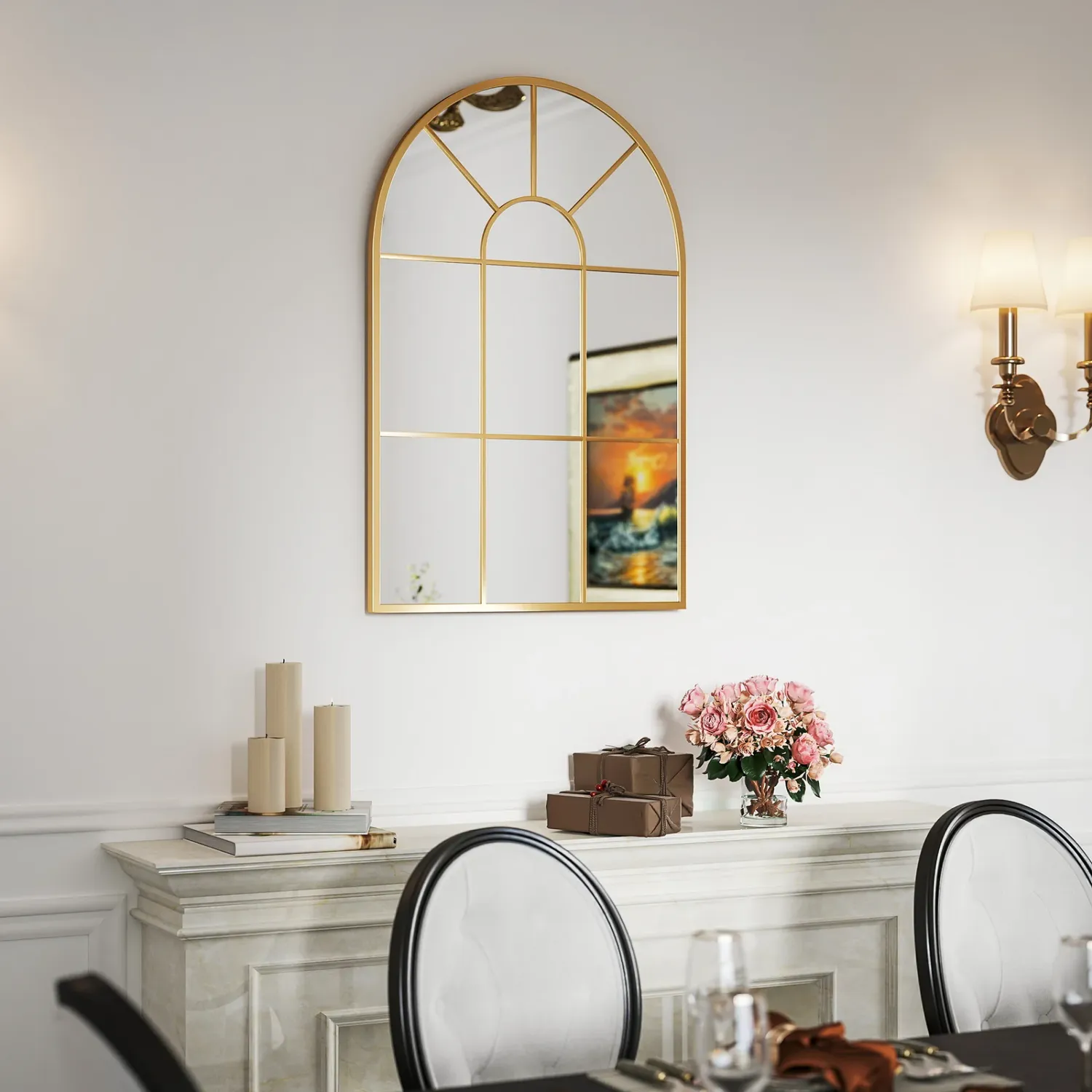 Arched Wall Mirror in Glass and Gold Metal with a Modern Style, 91x2x60 cm