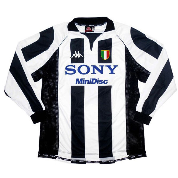 Juventus Home Retro Long Sleeve Jersey
1997-98 (Replica)