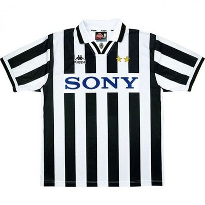 Juventus Home Retro Jersey
1995-97 (Replica)