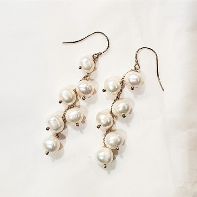 Orecchini con perle naturali e argento