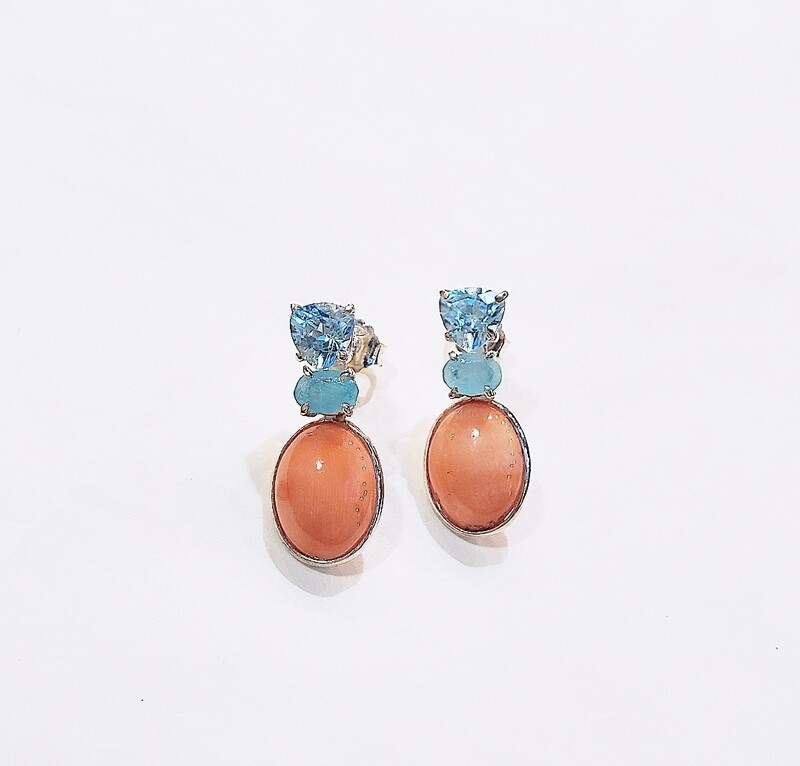 Orecchini con corallo rosa, topazio e apatite