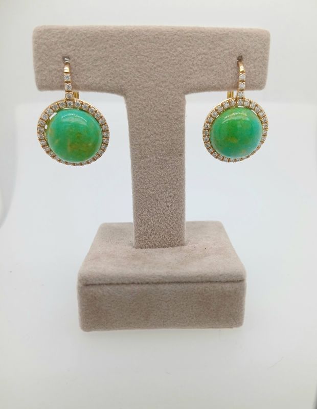 Cabochon tondi di turchese verde con oro e diamanti