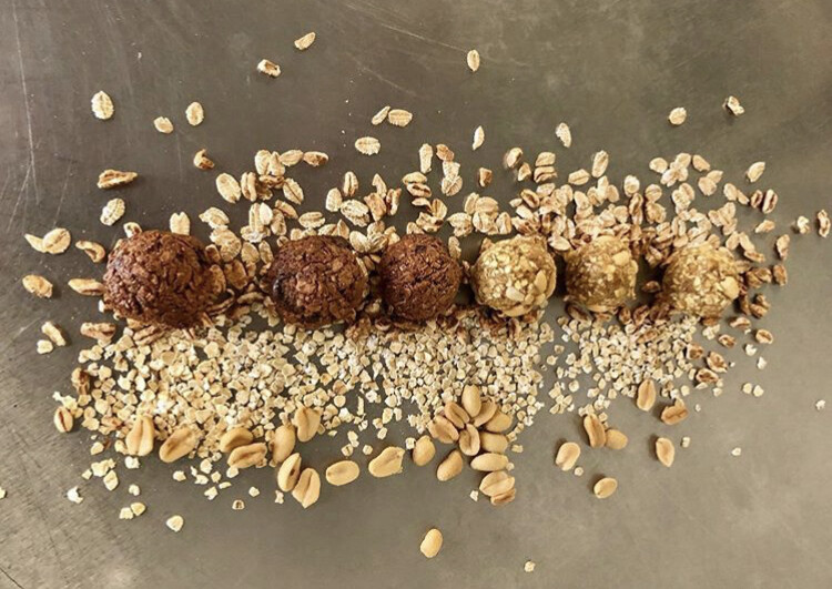 Peanut-Date Balls (only) Peanut-Date Balls (only)