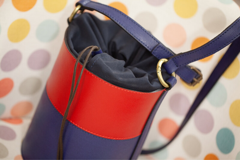 Diana Bucket bicolor rosso & blu Diana Bucket bicolor rosso & blu