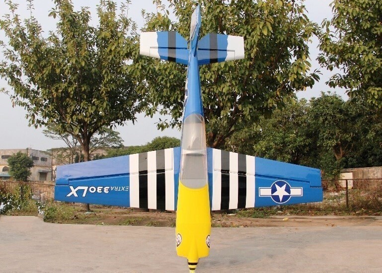 PILOT-RC EXTRA 330LX - CFK/Carbon-Competition, 100ccm, Spw 2610mm, ARF