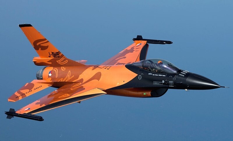 Pilot-RC F-16 Fighting Falcon Turbinen-Jet, Spw 2115mm, ARF mit EZFW