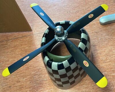 4-blade CFRP 28x18 propeller for 215–250cc radial engine
