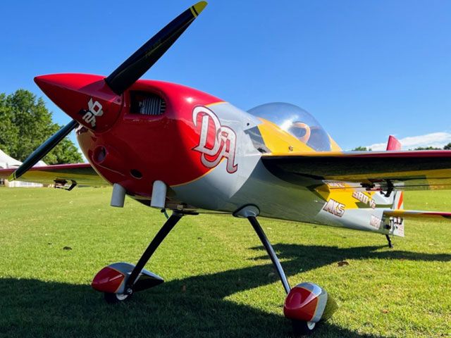 Extremeflight RC Slick 580 105.5&amp;quot; V2 Yellow/Red/Gray ARF