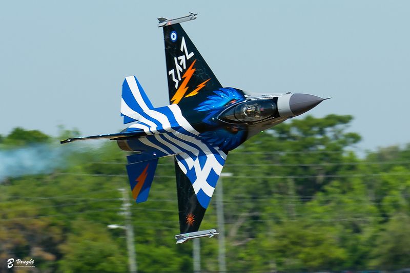 Tomahawk/BVM F-16 Maßstab 1:4 PNP (lackiert im Wunschschema)