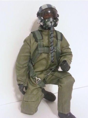 SCALE Full-Body Jet Pilot 1/8 GRÜN