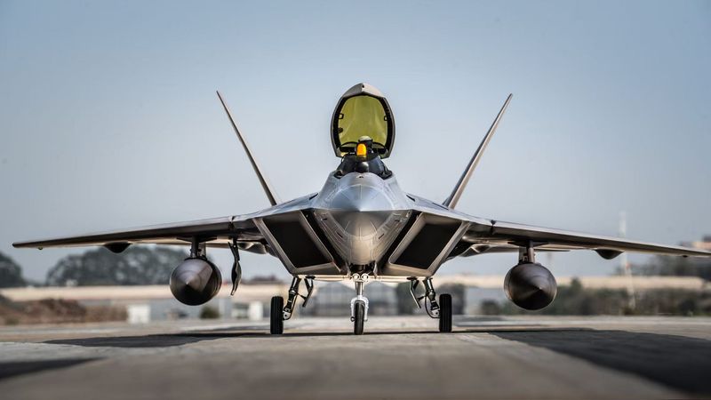 JetRuler 1/9 F-22 Raptor 2,1 m