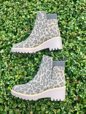 Corkys Basic Gray Leopard Booties