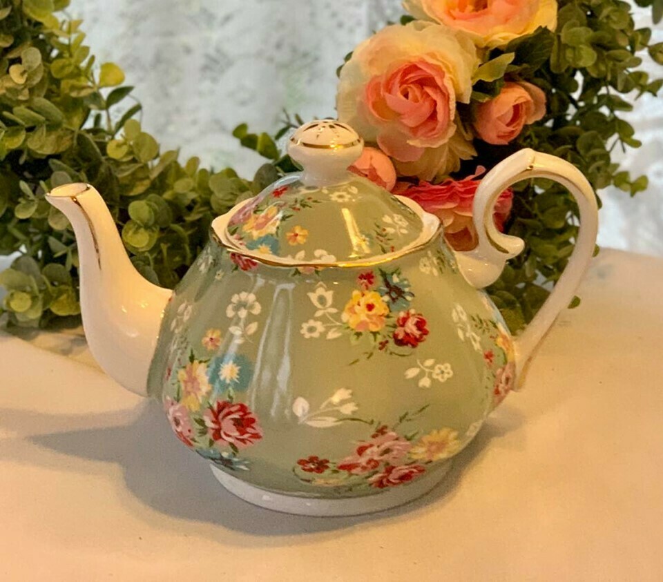 Shabby Rose Green Tea Pot