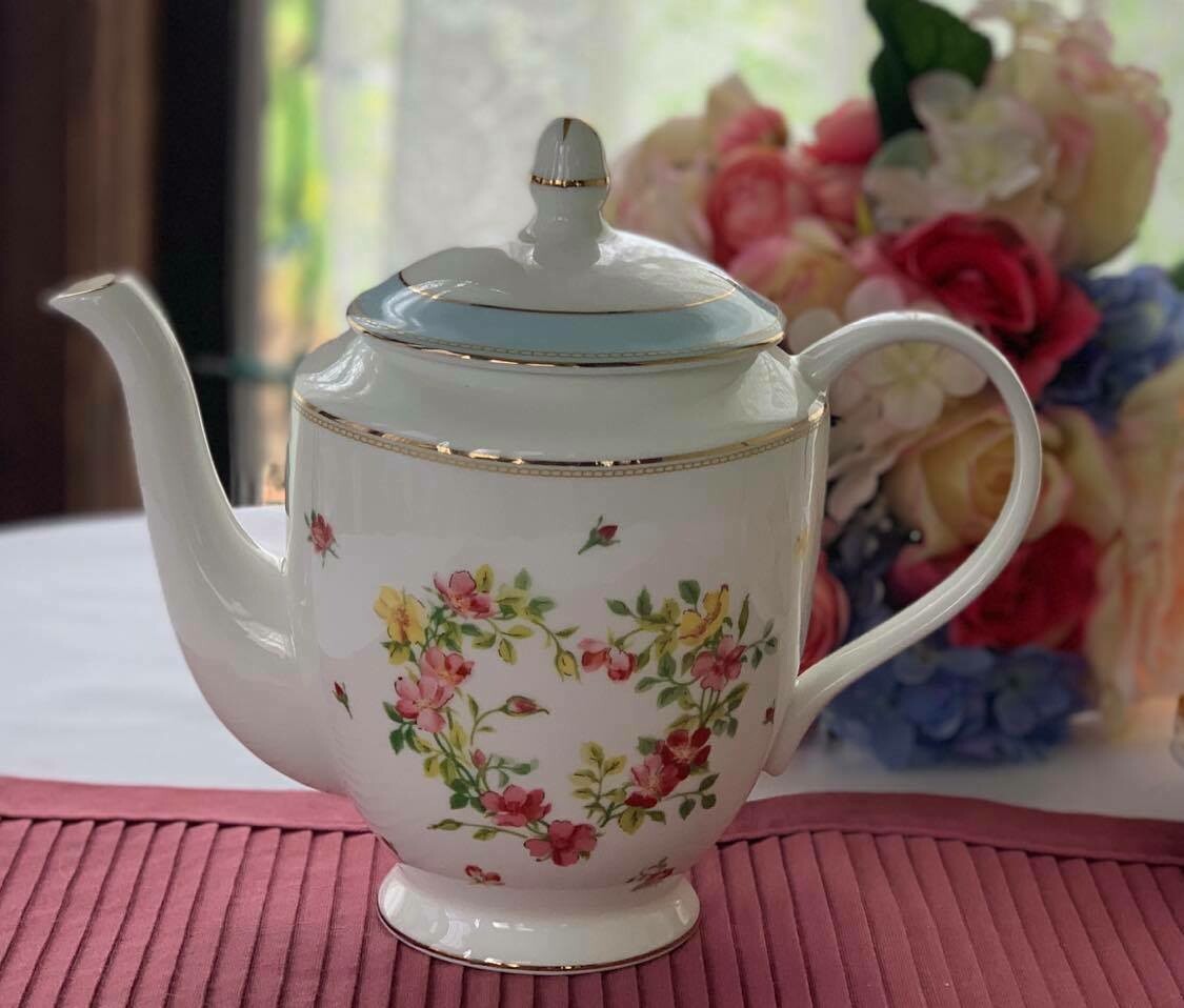 Rose Heart Tea Pot