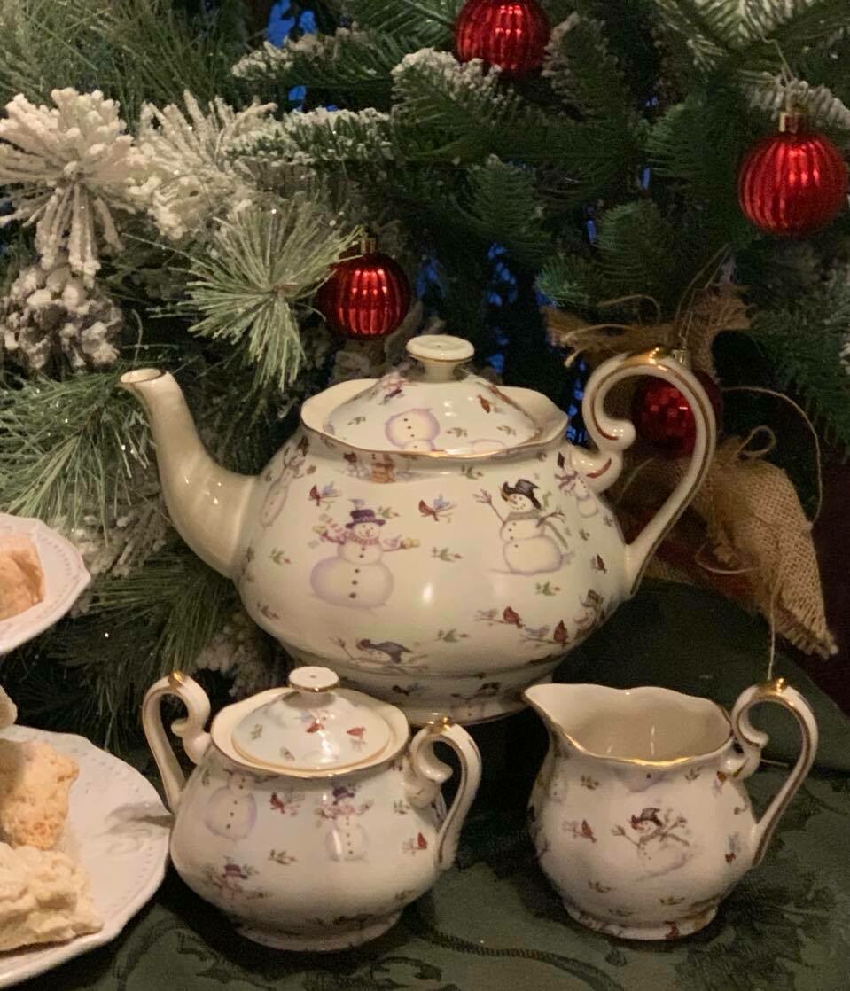 Snowman Chintz Tea Pot