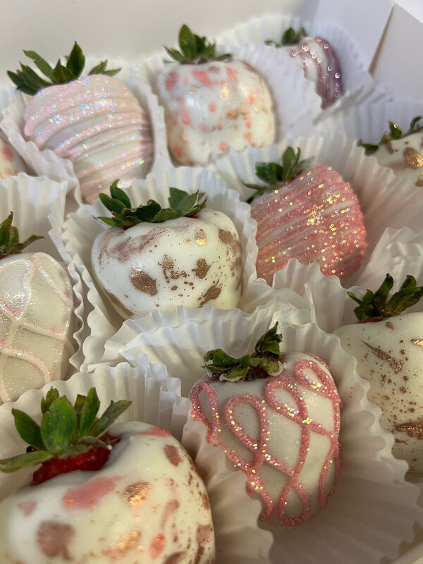Chocolate Covered Strawberries (4 Count)