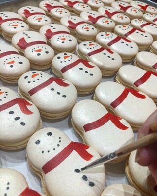 2pk Snowmen Macarons