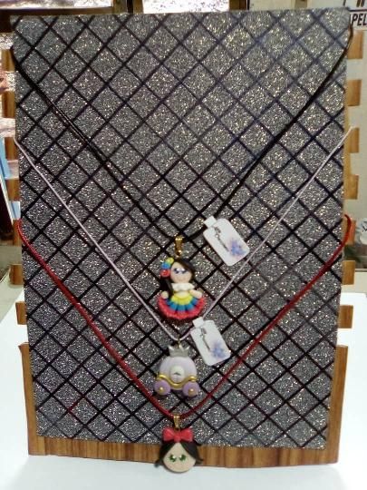 COLLAR DE NINA