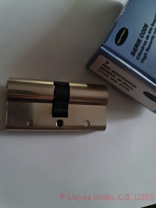 Cilindro Seguridad IXXTRON BS970 30X30 mm. Niquelado